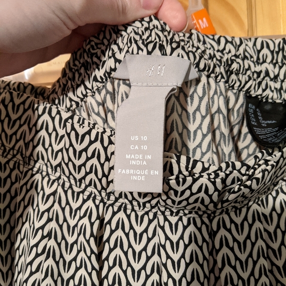 Calf length skirt - Picture 3 of 3